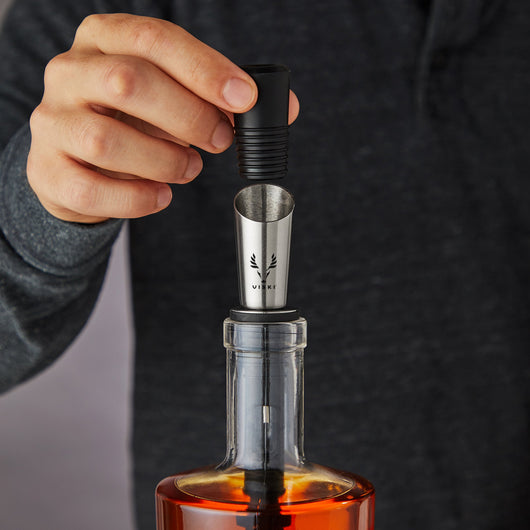 OAK AGING AT HOME - The charred oak interior of bourbon barrels act as a filter and flavor enhancer for the spirits within, developing a rich taste over the course of years. These charred American oak sticks mimic aspects of this process, and in much less time.
